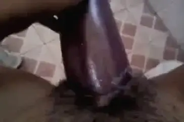 ABG Nakal Colmek Pakai Terong Gede di Kamar Mandi